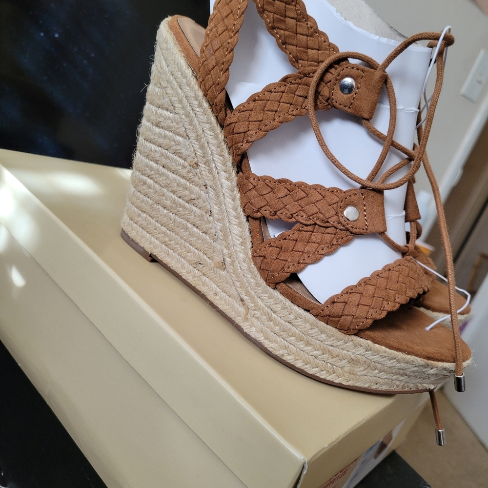 Shoes - Picture 3 of 6